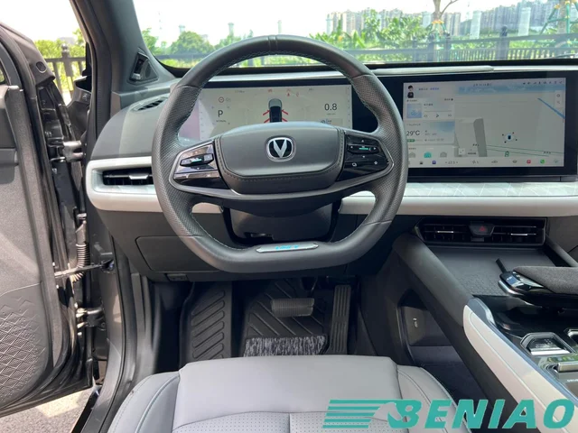 uni-t-family-suv-cabin