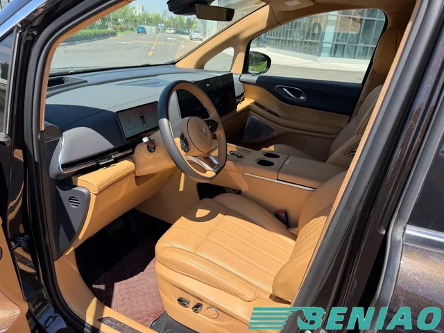 voyah-dreamer-phev-2025-awd-front-view
