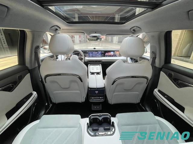 china-new-model-voyah-free-interior-2025-smart-driving
