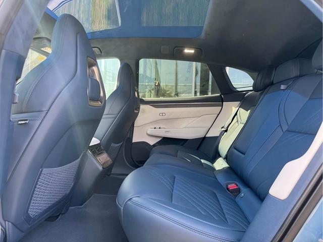 geely-zeekr-001-front-view