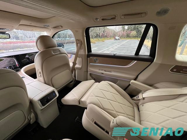 aito-m9-2025-extended-range-engine-compartment
