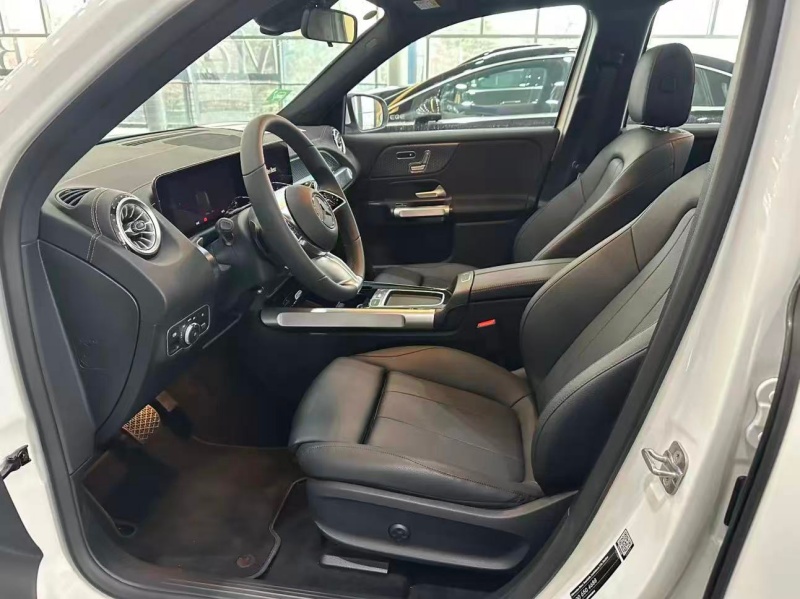 Mercedes EQB 260 electric SUV