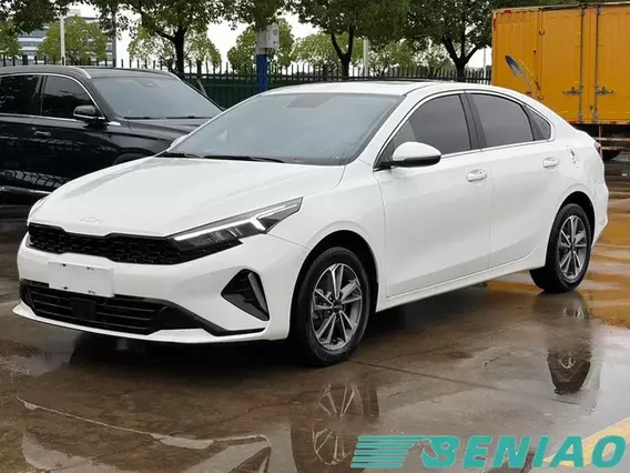Kia Cerato K3 Luxury 1.5L Gasoline Sedan Chinese Car Exporter
