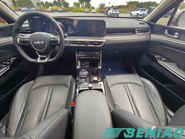 kia-k5-front-seats-interior