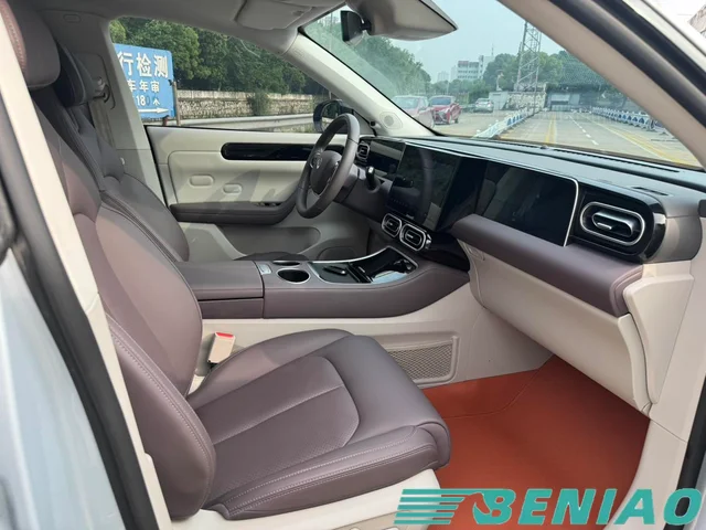 leapmotor-c11-interior-dashboard