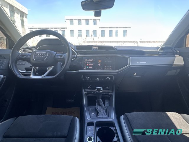audi-q3-urban-driving