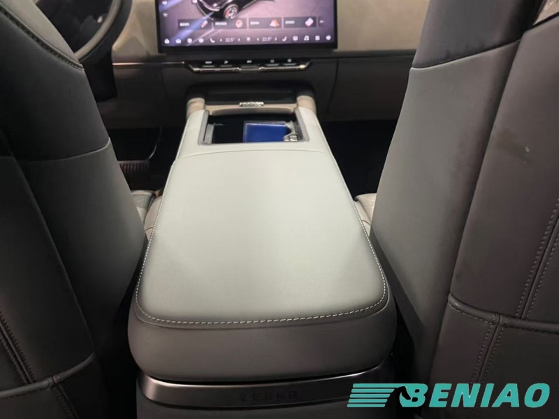 zeekr-7x-electric-car-side