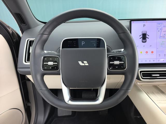li-auto-l6-side-profile