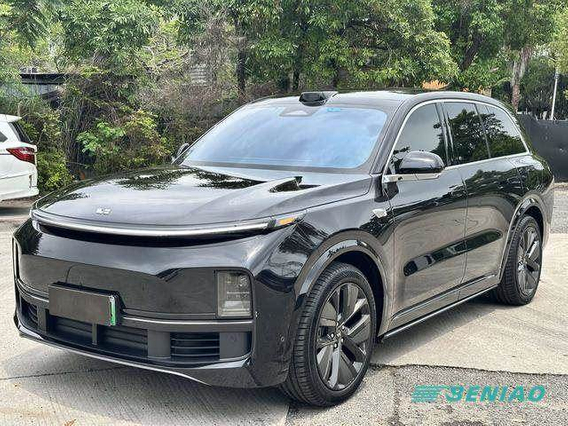 Li Auto L8 Extended Range SUV