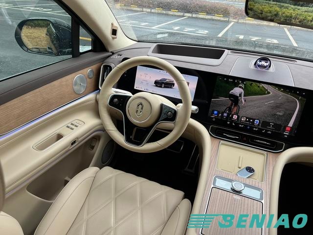 aito-m9-2025-ultra-side-profile-suv-design