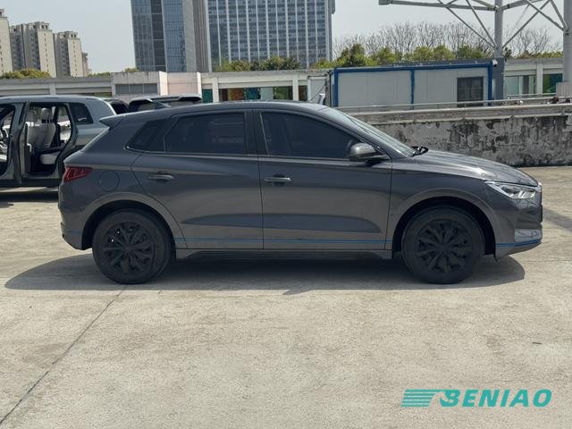 byd-e2-led-headlights
