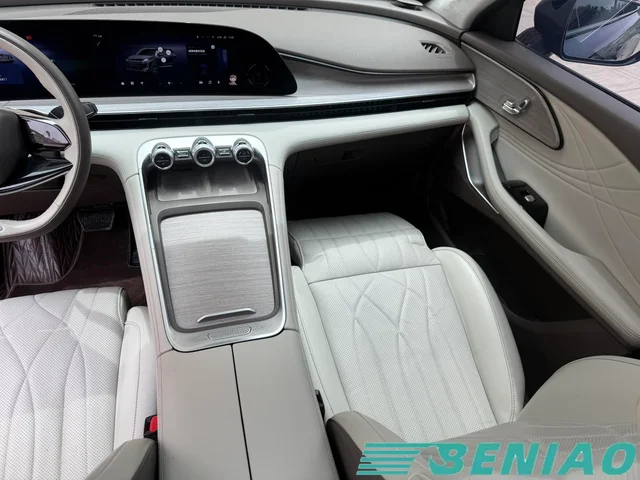 exeed-rx-phev-premium-cabin