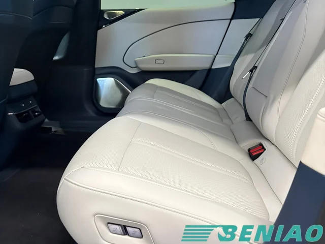 zeekr-007-2025-electric-sedan-side-profile