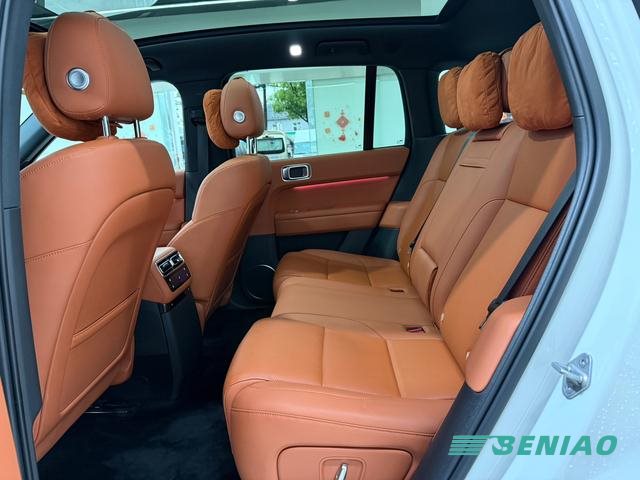 li-auto-l6-panorama-sunroof
